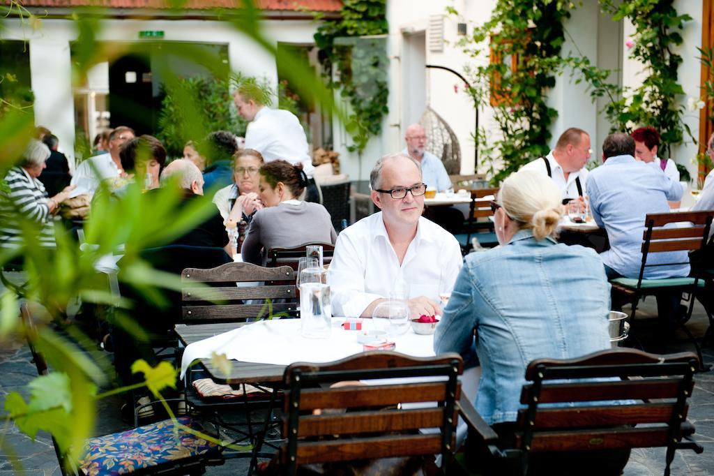 Отель Schreiners Essen Und Wohnen Вена Экстерьер фото